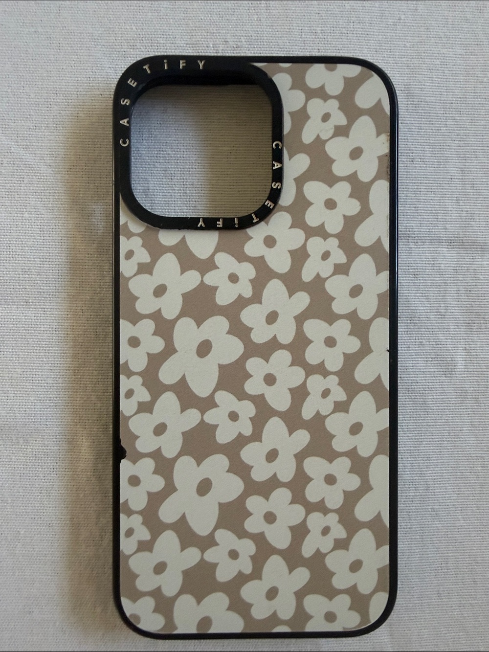 Casetify Beige & White Floral Pattern Phone Case